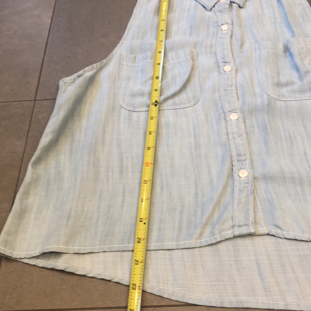 Abercrombie & Fitch Button Down Sleeveless Top with Collar - Picture 6 of 10
